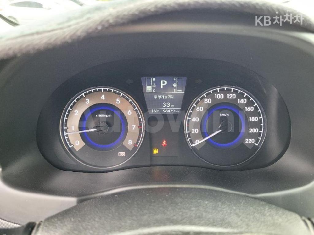 KMHCU41BEHU224449 2017 HYUNDAI ACCENT  1.4 VVT PREMIUM-4