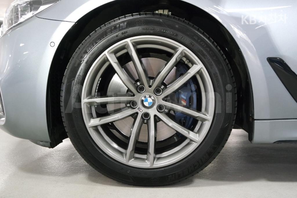 2017 BMW  5SERIES G30  530I M SPORT PLUS - 17