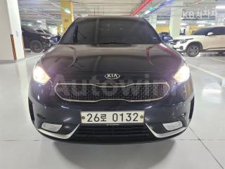 KNACB81CGHA016688 2017 KIA NIRO 1.6 PRESTIGE-0