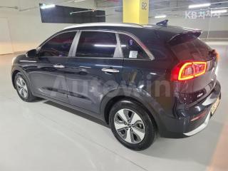 KNACB81CGHA016688 2017 KIA NIRO 1.6 PRESTIGE-3