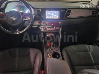 2017 KIA NIRO 1.6 PRESTIGE - 13
