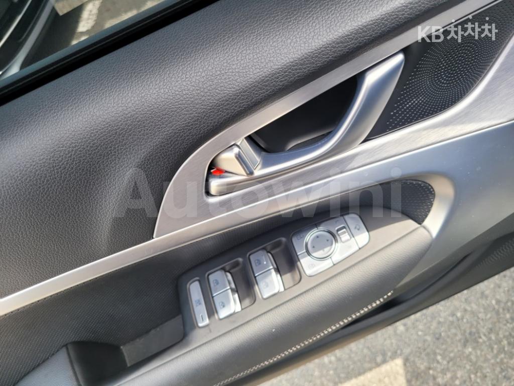 2020 GENESIS G70 2.0T SPORT PACKAGE - 12