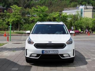 KNACB81CGHA062197 2017 KIA NIRO 1.6 PRESTIGE-0