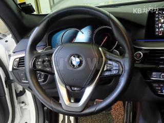 2017 BMW  5SERIES G30  530D M SPORT - 8