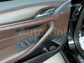 2017 BMW  5SERIES G30  520D M SPORT PLUS - 12