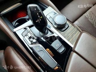 2017 BMW  5SERIES G30  530I M SPORT PLUS - 12