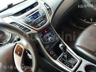 2016 HYUNDAI  AVANTE ELANTRA 1.6 GDI SMART BASIC - 11