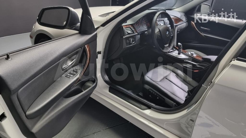 2012 BMW 3 SERIES 320D F30(12~) - 12