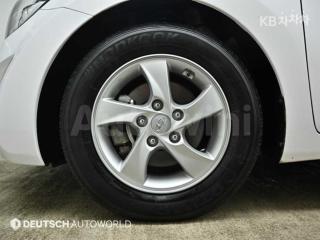 KMHDG41DBGU568193 2016 HYUNDAI  AVANTE ELANTRA 1.6 GDI SMART BASIC-4