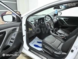2016 HYUNDAI  AVANTE ELANTRA 1.6 GDI SMART BASIC - 11