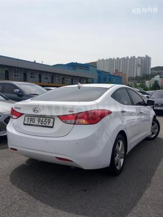 KMHDG41DBEU883337 2014 HYUNDAI AVANTE MD ELANTRA M16 GDI 에비뉴-1