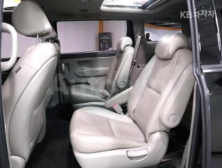 2019 KIA  CARNIVAL SEDONA 9 SEATS 2.2 DIESEL LUXURY - 15