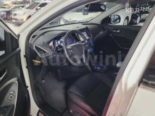 KMHSN81XBHU187702 2017 HYUNDAI  MAXCRUZ DIESEL(E-VGT)R2.2 2WD EXCLUSIVE 6 SEATS-4