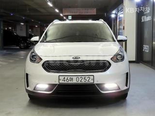KNACC81CGHA024988 2017 KIA NIRO 1.6 NOBLESSE-1
