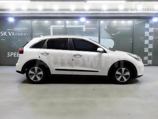 KNACC81CGHA024988 2017 KIA NIRO 1.6 NOBLESSE-2