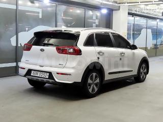 KNACC81CGHA024988 2017 KIA NIRO 1.6 NOBLESSE-3