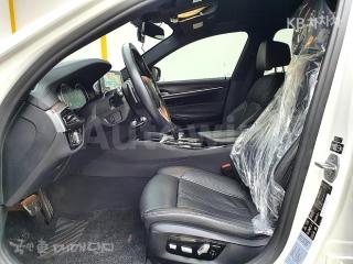 2017 BMW  5SERIES G30  520D XDRIVE M SPORT PACKAGE PLUS - 8