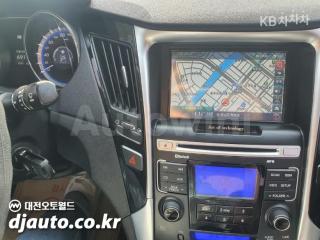 2011 HYUNDAI YF SONATA LPI LUXURY - 11