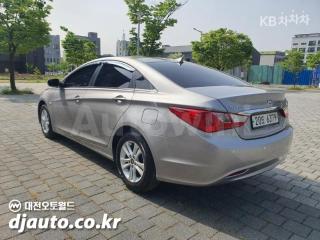 2011 HYUNDAI YF SONATA LPI LUXURY - 17