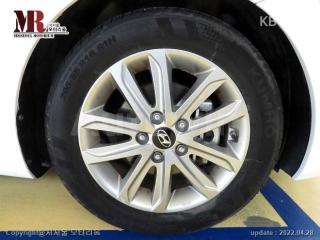2016 HYUNDAI  AVANTE ELANTRA 1.6 GDI STYLE BASIC - 20