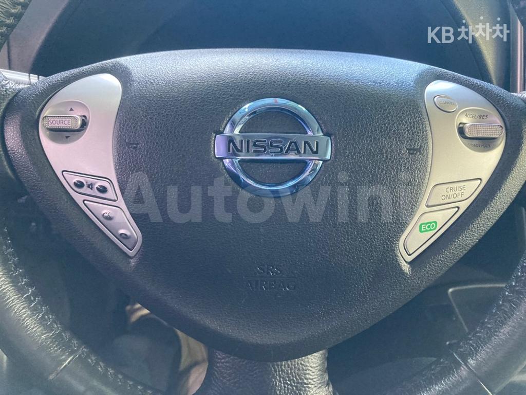 2015 NISSAN LEAF S - 7