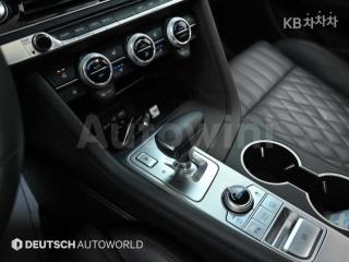 2020 GENESIS G70 2.0T AWD ELITE - 9