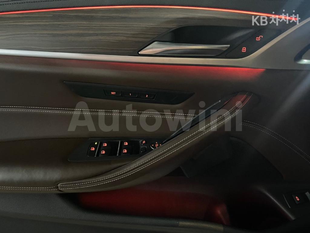 2017 BMW  5SERIES G30  520D XDRIVE M SPORT PACKAGE PLUS - 15
