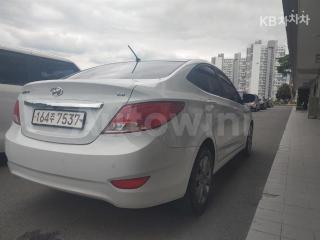 KMHCT41BEKU461565 2019 HYUNDAI ACCENT  1.4 VVT MORDERN-3