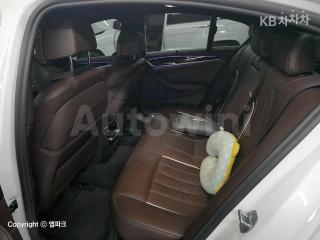 2019 BMW 5 SERIES 530I - 11