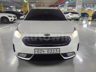 KNACA81CGHA023167 2017 KIA NIRO 1.6 LUXURY-0