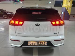 KNACA81CGHA023167 2017 KIA NIRO 1.6 LUXURY-5