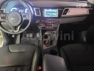 2017 KIA NIRO 1.6 LUXURY - 10