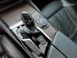 2017 BMW  5SERIES G30  520D M SPORT PLUS - 11