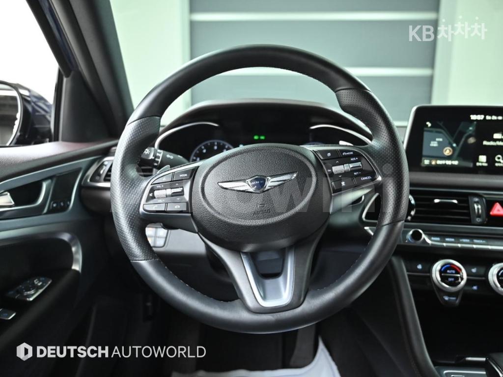2018 GENESIS G70 2.0T AWD SUPREME - 13