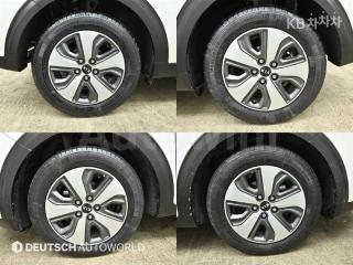 KNACB81CGHA016826 2017 KIA NIRO 1.6 PRESTIGE-4