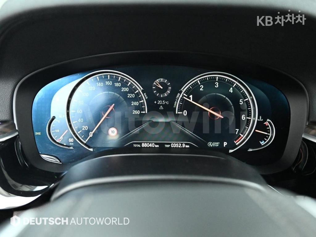 2017 BMW 5 SERIES 530I - 8