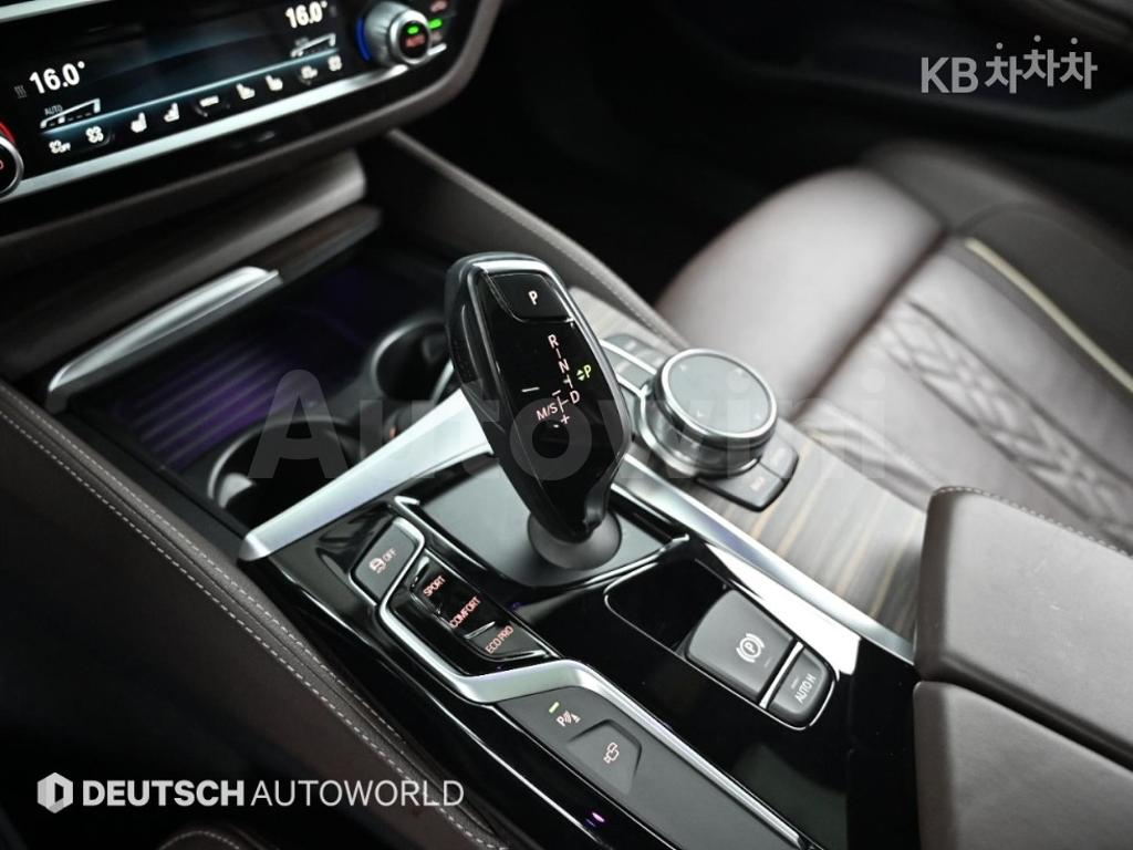 2017 BMW 5 SERIES 530I - 9