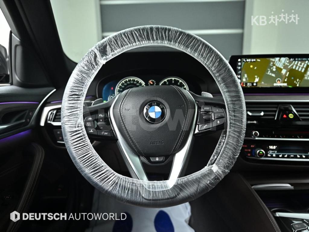2017 BMW 5 SERIES 530I - 13