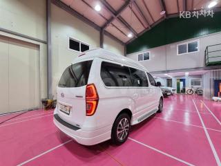 KMHWK81KDKU055787 2019 HYUNDAI  GRAND STAREX LIMOUSINE 9 SEATS 4WD EXCLUSIVE-5