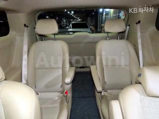 2019 KIA  CARNIVAL SEDONA 9 SEATS 2.2 DIESEL LUXURY - 8