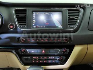 2019 KIA  CARNIVAL SEDONA 9 SEATS 2.2 DIESEL LUXURY - 12