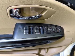 2019 KIA  CARNIVAL SEDONA 9 SEATS 2.2 DIESEL LUXURY - 14