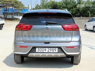 2018 KIA NIRO 1.6 LUXURY - 4