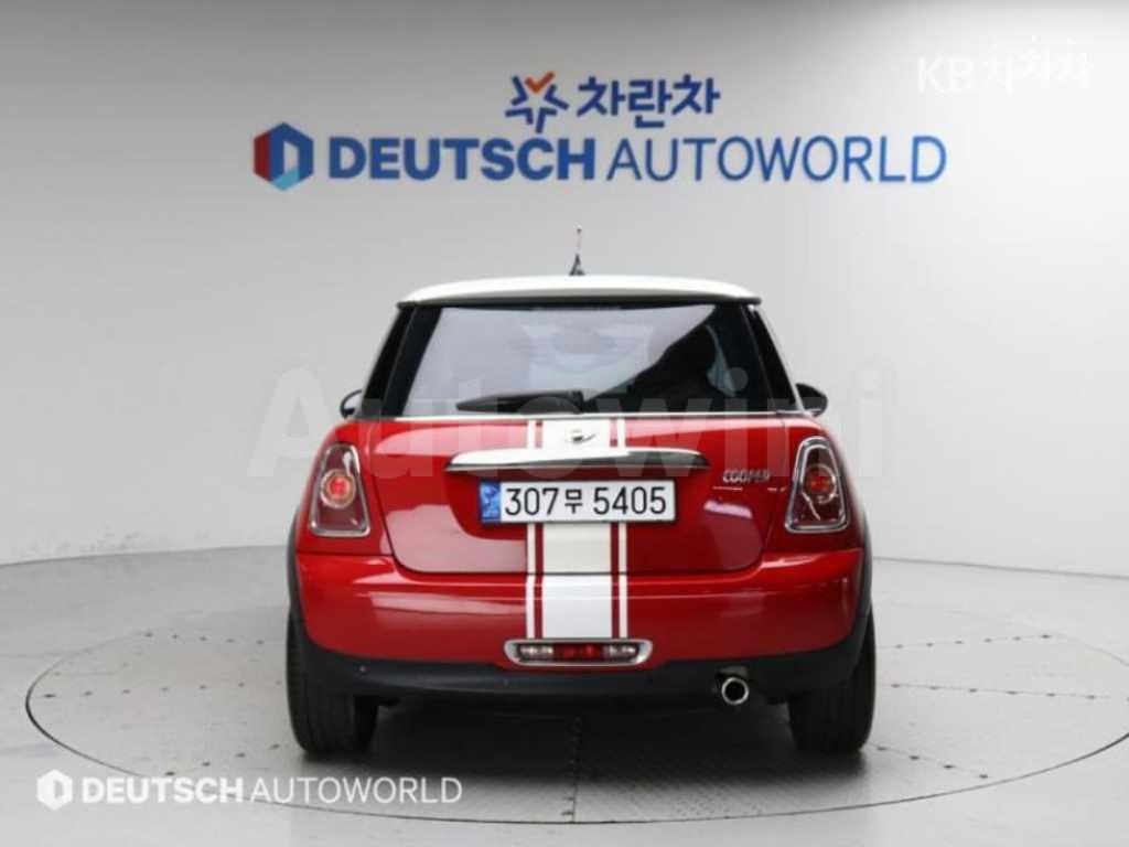 WMWSU3100BT020924 2011 MINI COOPER 1.6 SE-2