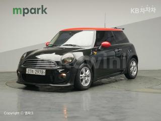 WMWSU3103CT203168 2012 MINI COOPER 1.6 SE-1
