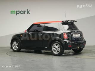 WMWSU3103CT203168 2012 MINI COOPER 1.6 SE-2