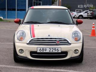 WMWSU3103BT020626 2011 MINI COOPER 1.6 SE-0