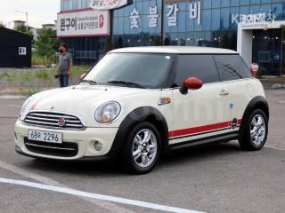 WMWSU3103BT020626 2011 MINI COOPER 1.6 SE-1
