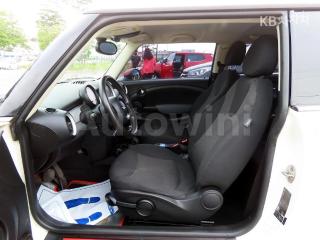 WMWSU3103BT020626 2011 MINI COOPER 1.6 SE-4