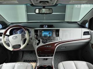 2011 TOYOTA SIENNA 3.5 AWD A/T - 7